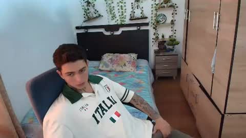 santi_ss online show from July 27, 5:07 pm