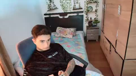 santi_ss online show from July 28, 2:34 pm