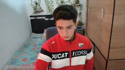 santi_ss online show from July 31, 5:40 pm