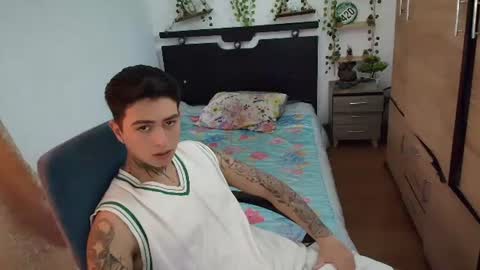 santi_ss online show from August 2, 12:34 pm