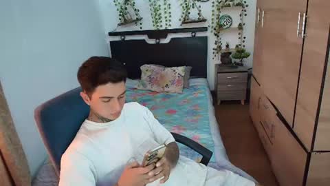 santi_ss online show from August 3, 2:24 pm