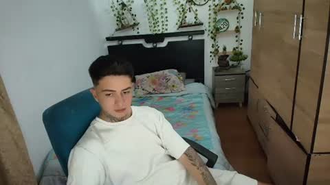 santi_ss online show from August 4, 12:40 am