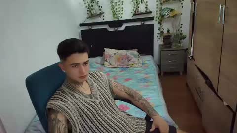 santi_ss online show from August 5, 1:25 am