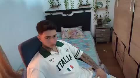 santi_ss online show from August 7, 5:02 pm