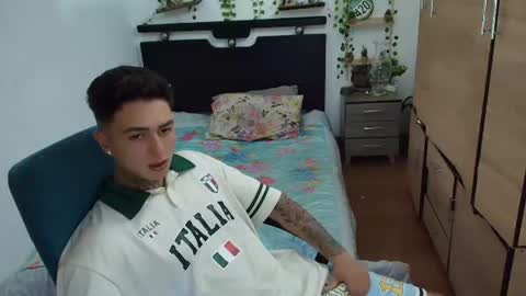santi_ss online show from August 8, 2:55 am