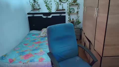 santi_ss online show from August 8, 5:02 pm