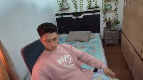 santi_ss online show from August 9, 2:29 pm
