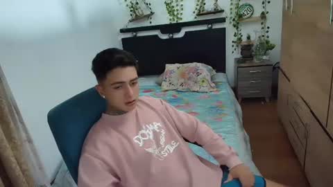 santi_ss online show from August 10, 1:18 am