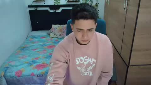 santi_ss online show from August 10, 2:24 am