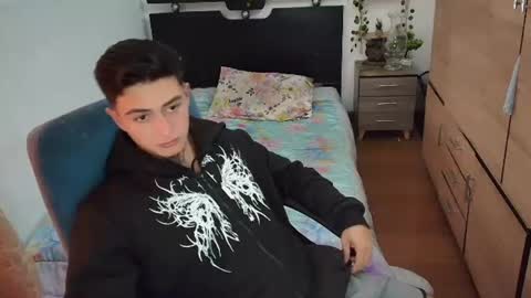 santi_ss online show from August 10, 5:14 pm