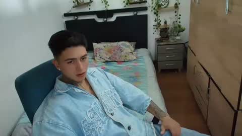 santi_ss online show from August 12, 1:08 am