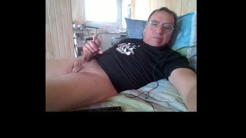 santiago_n online show from August 3, 5:09 pm