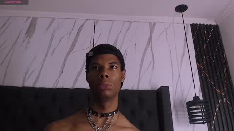 Santiiiiii  online show from April 12, 3:47 pm