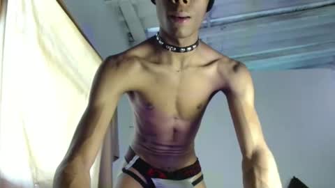 Santiiiiii  online show from May 18, 2:50 pm