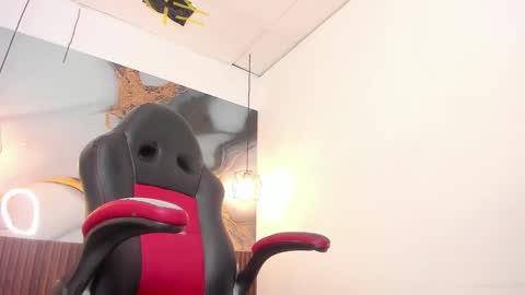 santiagocool online show from April 18, 12:38 pm
