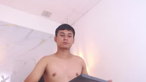 santiagocool online show from June 18, 11:04 pm