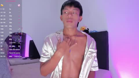 santi online show from April 5, 12:07 am