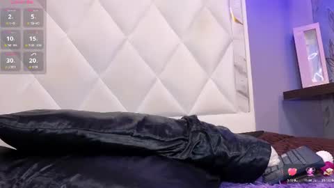  SANTSARA online show from August 6, 1:37 am