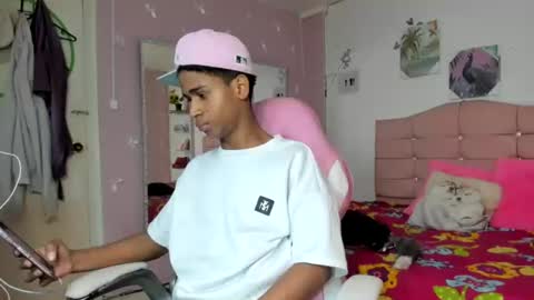santy online show from September 5, 12:37 am