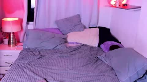 kitty online show from May 22, 5:42 am
