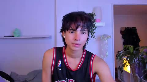 kitty online show from June 9, 2:29 am