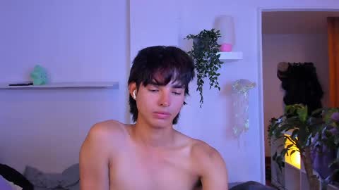 kitty online show from June 9, 5:47 am