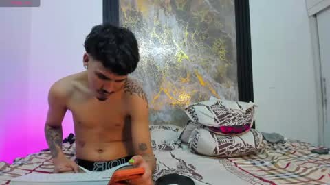santy_of1 online show from June 25, 5:43 am