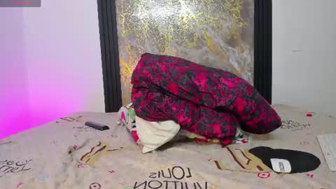 santy_of1 online show from August 18, 1:11 am