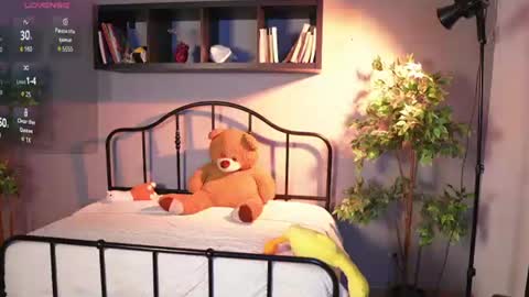 saphyralux online show from July 31, 2:07 am
