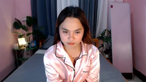 Reyshell smith online show from August 15, 2:32 pm