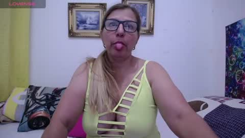 sara online show from August 4, 10:40 pm