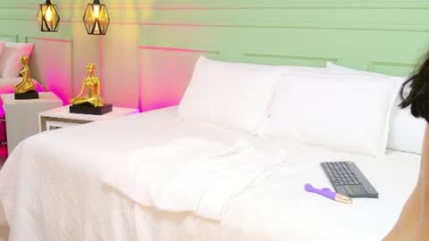 sara___26 online show from August 8, 10:43 pm
