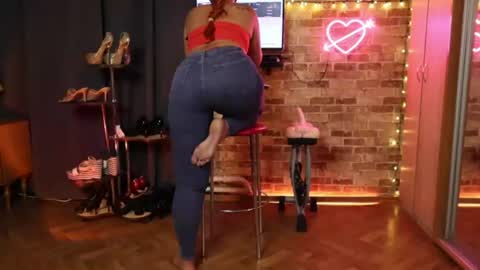 sara  foxy online show from August 5, 4:43 am