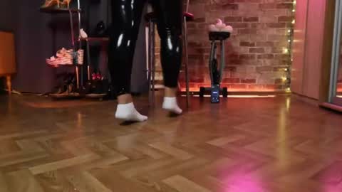sara  foxy online show from August 8, 3:50 am