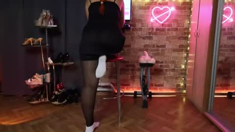 sara  foxy online show from August 10, 3:30 am