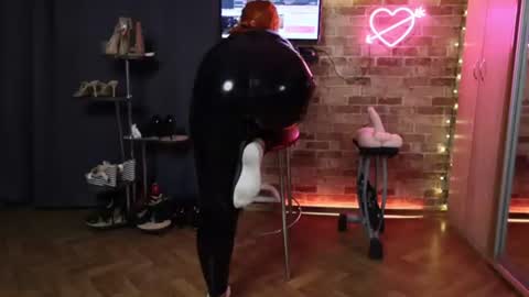 sara  foxy online show from August 15, 7:45 am