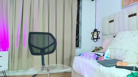 sara online show from August 8, 9:31 am