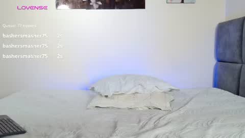 sara_cuttex online show from August 11, 5:37 pm