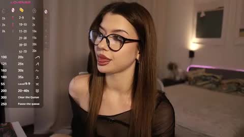 Sara Im back My new account online show from August 13, 9:18 pm