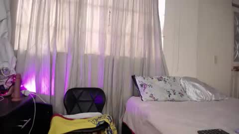 sara online show from August 11, 5:59 pm