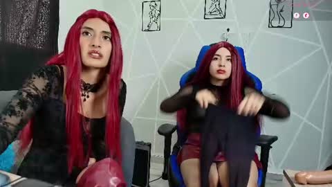 Sara online show from August 4, 7:55 pm
