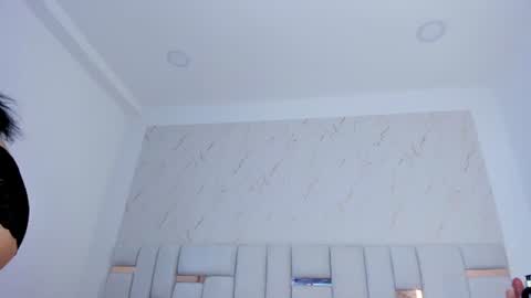 sara_sm1th_ online show from August 8, 10:04 am