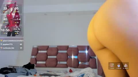 sara_sm1th_ online show from August 12, 5:48 pm