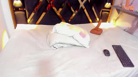 sara_tourner online show from August 6, 12:37 pm