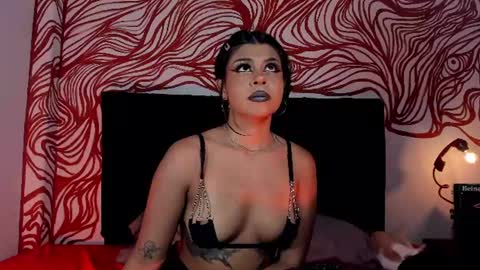 sara uwu online show from August 1, 6:30 am