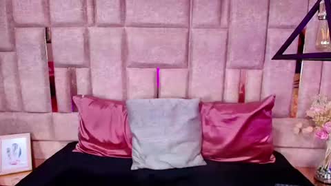 Sara noa online show from August 15, 1:04 pm