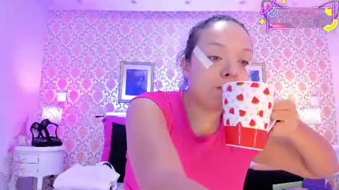SaraAvila  online show from August 15, 8:24 pm