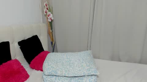 Sara online show from August 16, 8:07 am