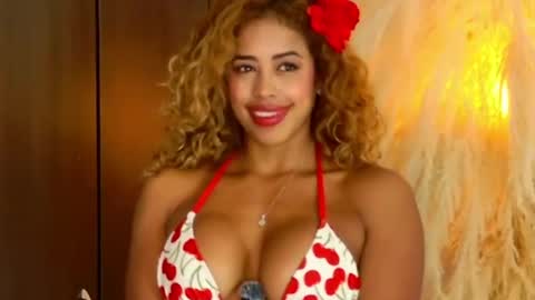 sarah  cinnamon online show from July 23, 6:10 pm