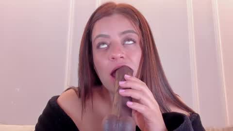 sarah_bonneth online show from August 11, 1:46 pm